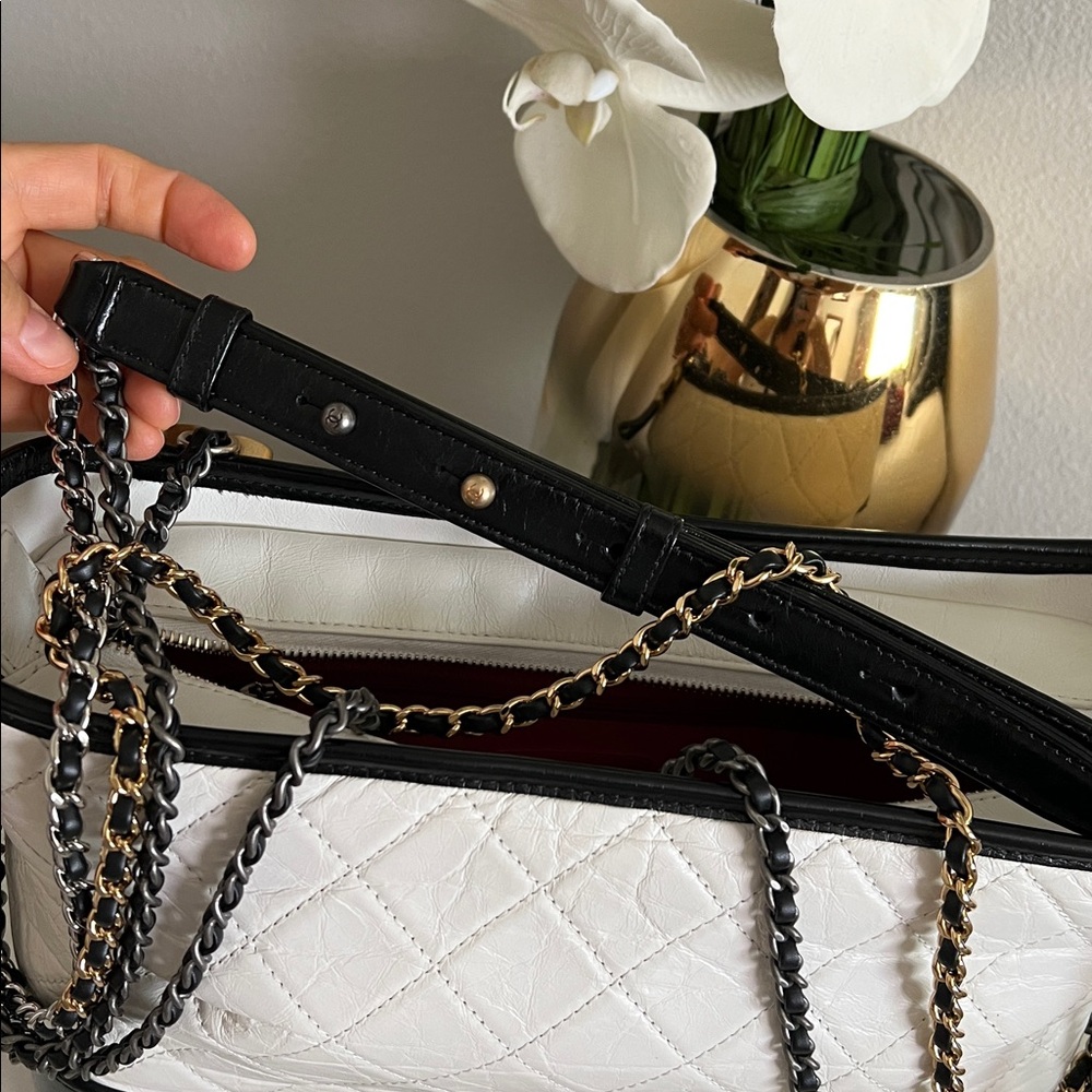 Authentic CHANEL CC Gabrielle Chain Shoulder BagCalfskin Leather - Picture 17 of 17